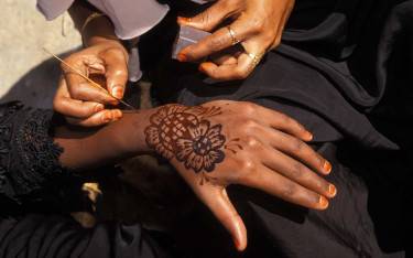 Henna painting