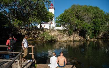 Tourists at the Nungwi Mnarani Aquarium