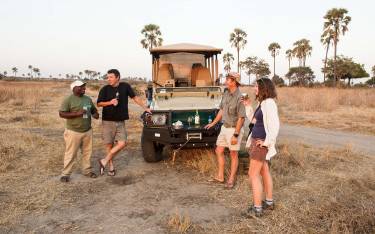 Sundowner drinks on safari