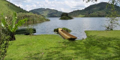 6-Day Gorillas, Chimp, Queen Elizabeth & Lake Bunyonyi