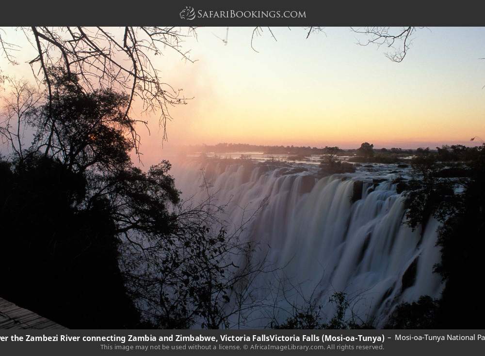 Bridge over the Zambezi River connecting Zambia and Zimbabwe, Victoria FallsVictoria Falls (Mosi-oa-Tunya) in Mosi-oa-Tunya National Park, Zambia