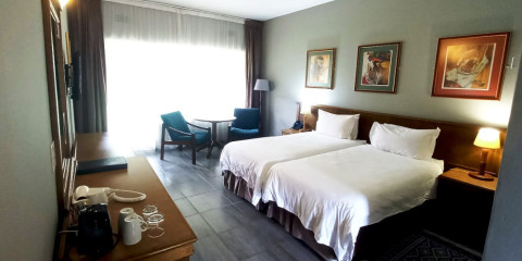 3-Day Sundown Country Estate Hotel Safari