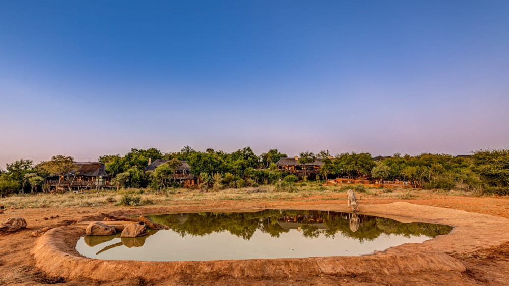 Luxury Madikwe Etali Safari Lodge